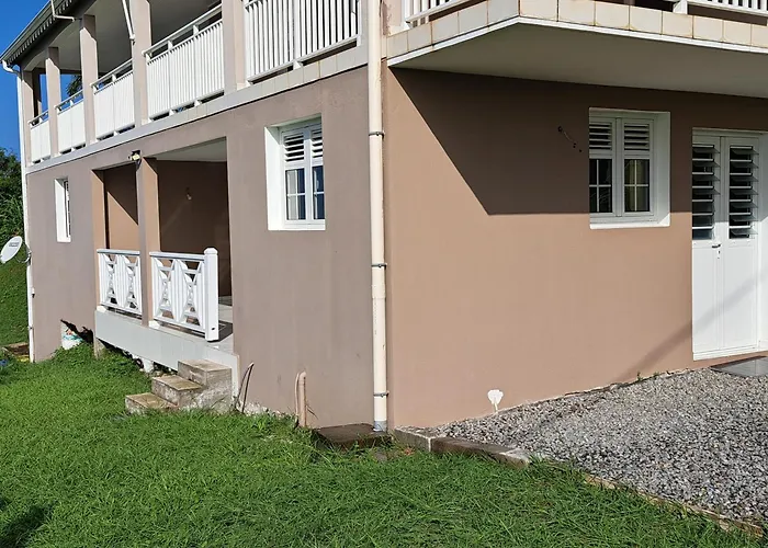 Bas De Villa Le Rocher Avec Vue Sur Mer